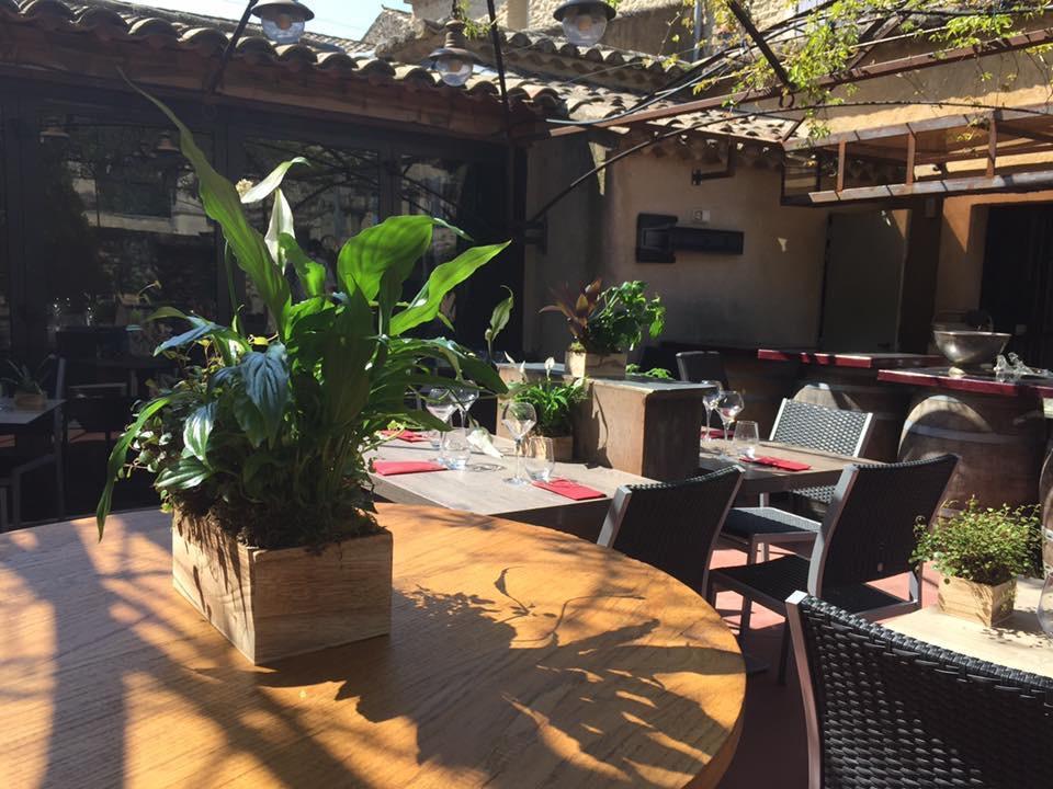 Le Vieux Bistrot Hotel Cabrières-dʼAvignon Buitenkant foto