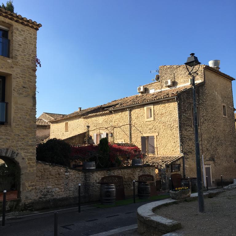 Le Vieux Bistrot Hotel Cabrières-dʼAvignon Buitenkant foto