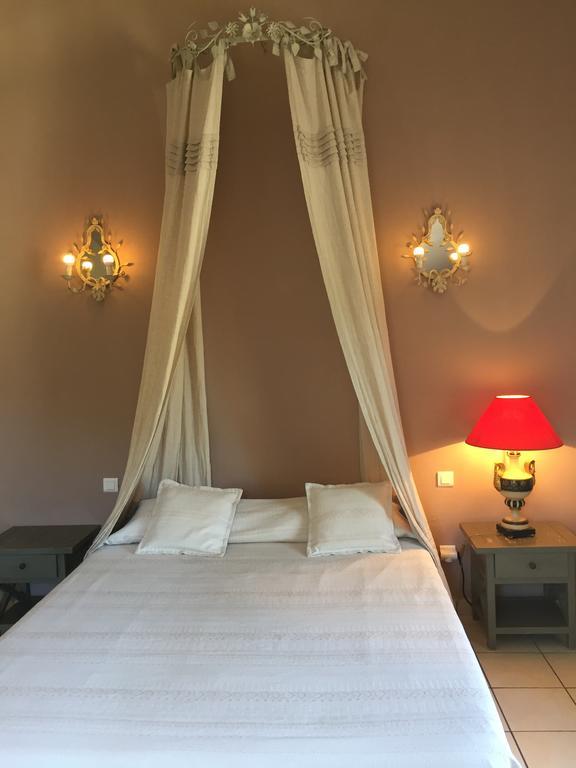 Le Vieux Bistrot Hotel Cabrières-dʼAvignon Buitenkant foto
