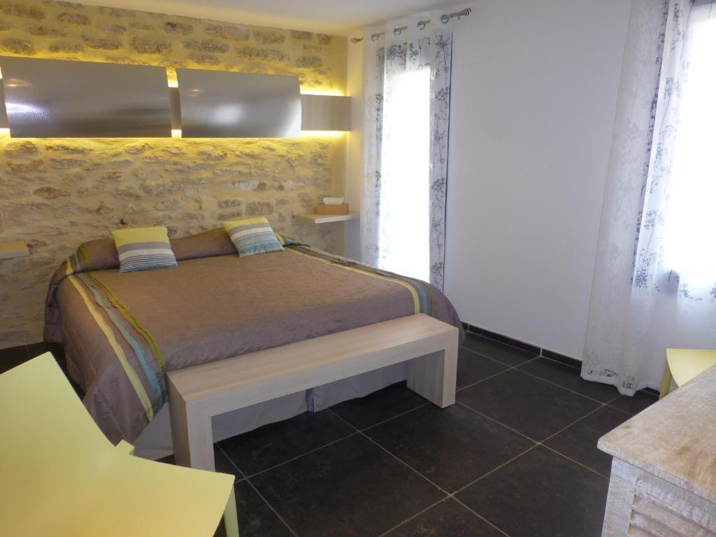 Le Vieux Bistrot Hotel Cabrières-dʼAvignon Kamer foto