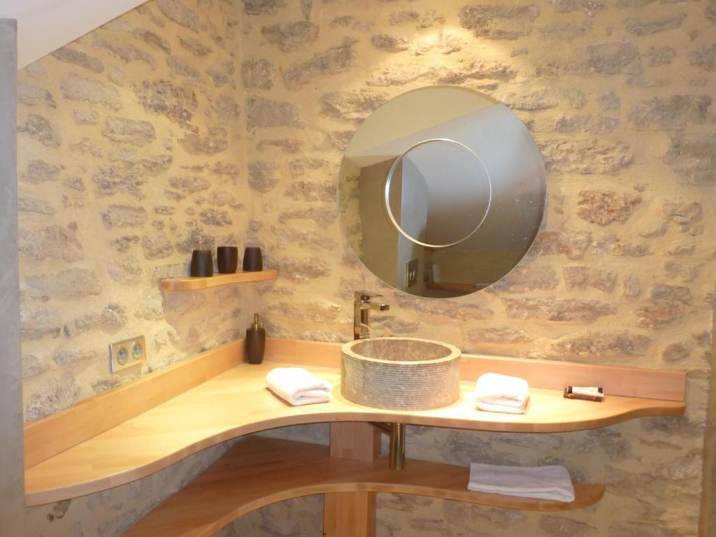 Le Vieux Bistrot Hotel Cabrières-dʼAvignon Kamer foto