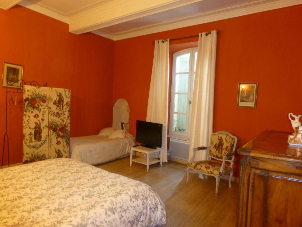 Le Vieux Bistrot Hotel Cabrières-dʼAvignon Kamer foto