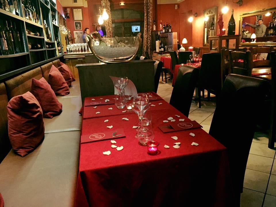 Le Vieux Bistrot Hotel Cabrières-dʼAvignon Buitenkant foto