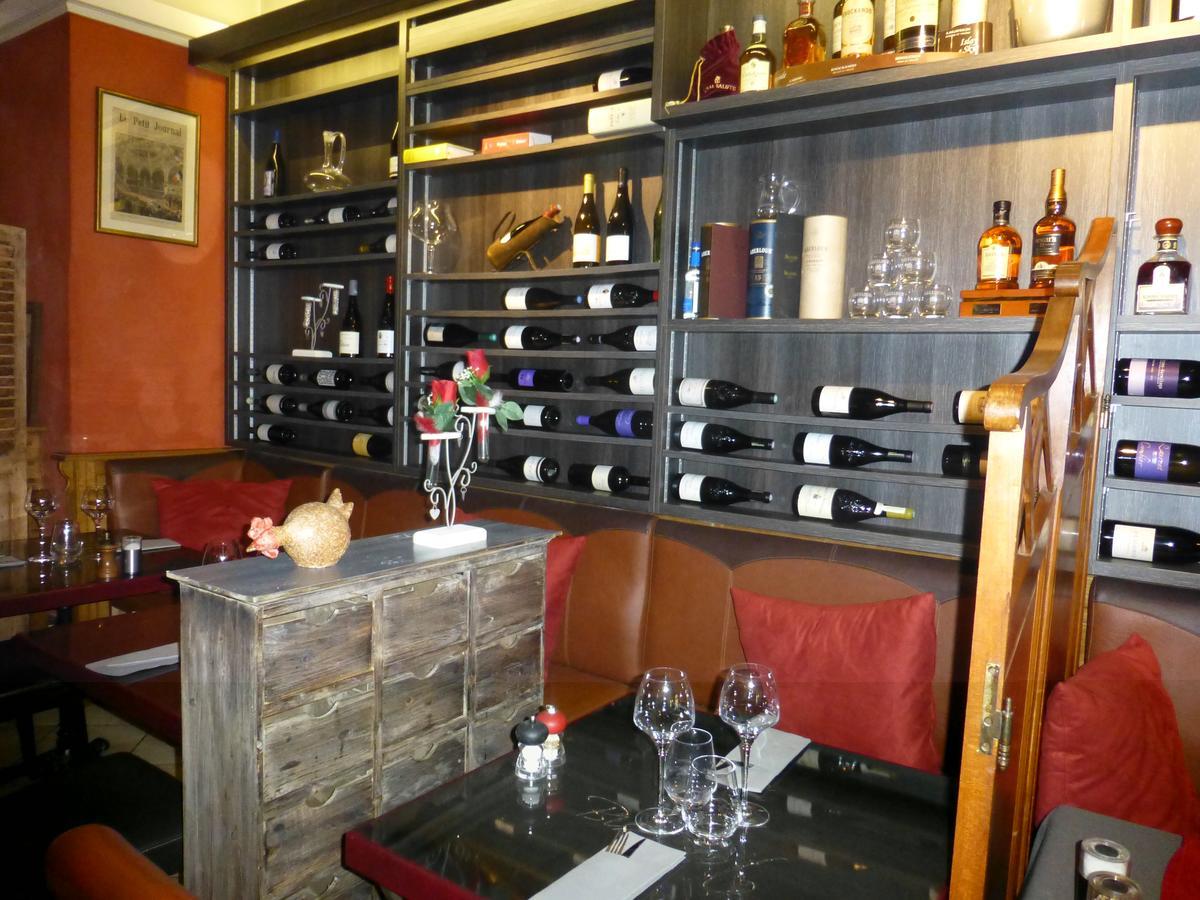 Le Vieux Bistrot Hotel Cabrières-dʼAvignon Buitenkant foto
