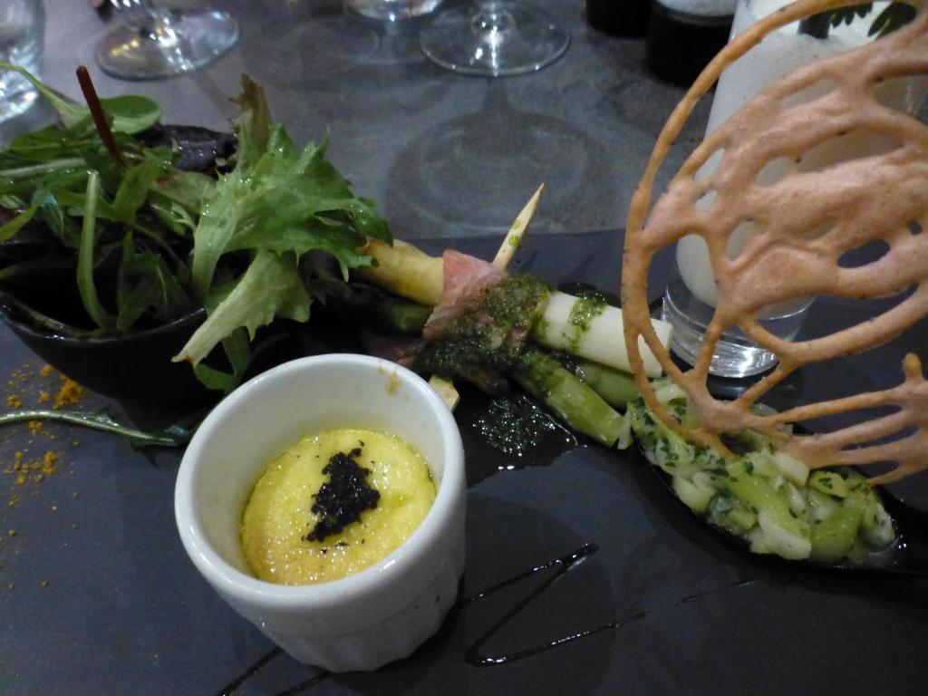 Le Vieux Bistrot Hotel Cabrières-dʼAvignon Buitenkant foto