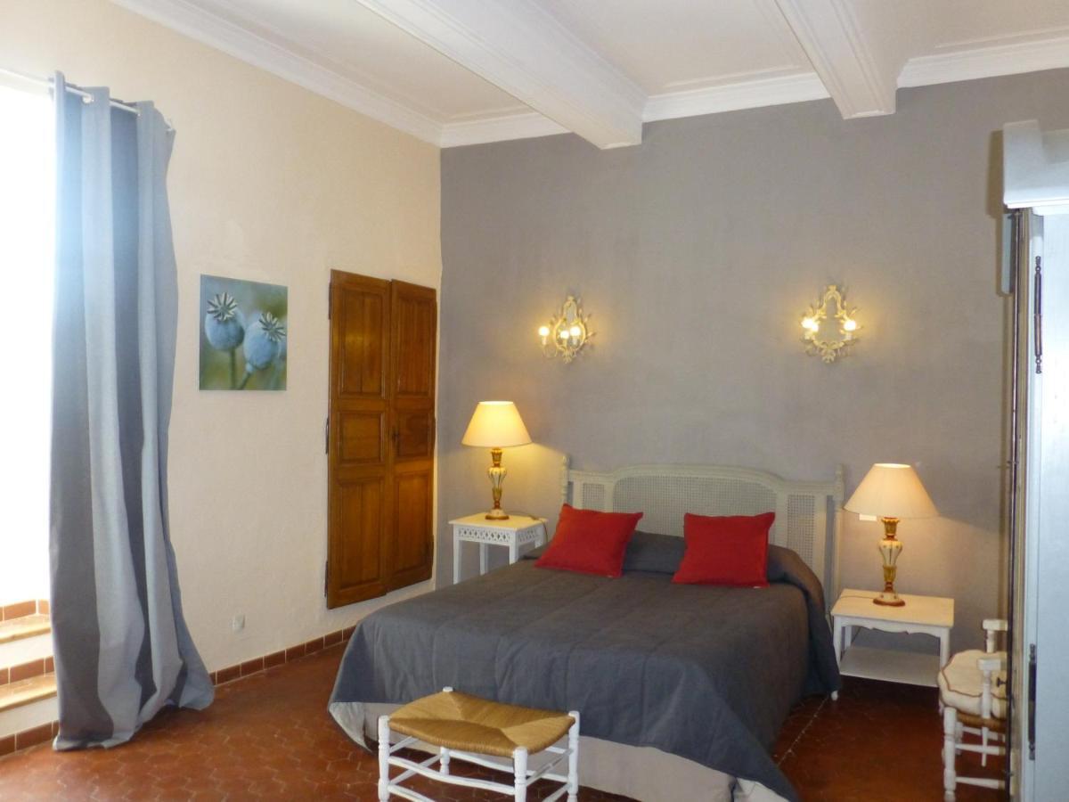 Le Vieux Bistrot Hotel Cabrières-dʼAvignon Kamer foto