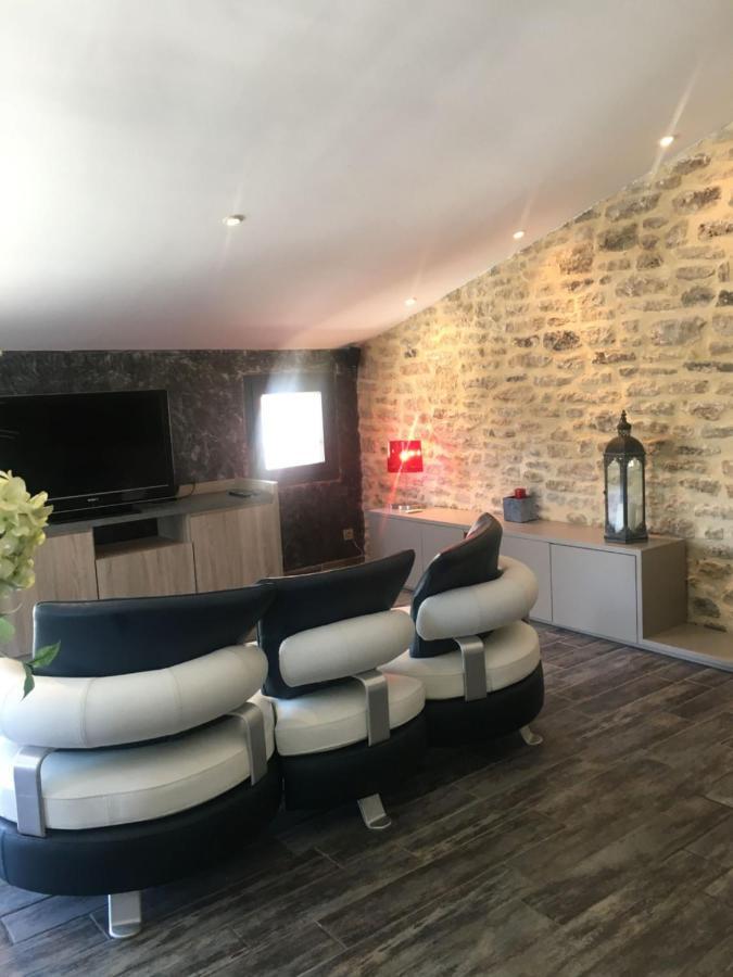 Le Vieux Bistrot Hotel Cabrières-dʼAvignon Buitenkant foto